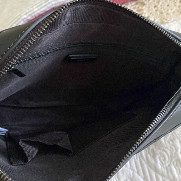 Aldo Andressera black quilted crossbody bag - Picture 7 of 12